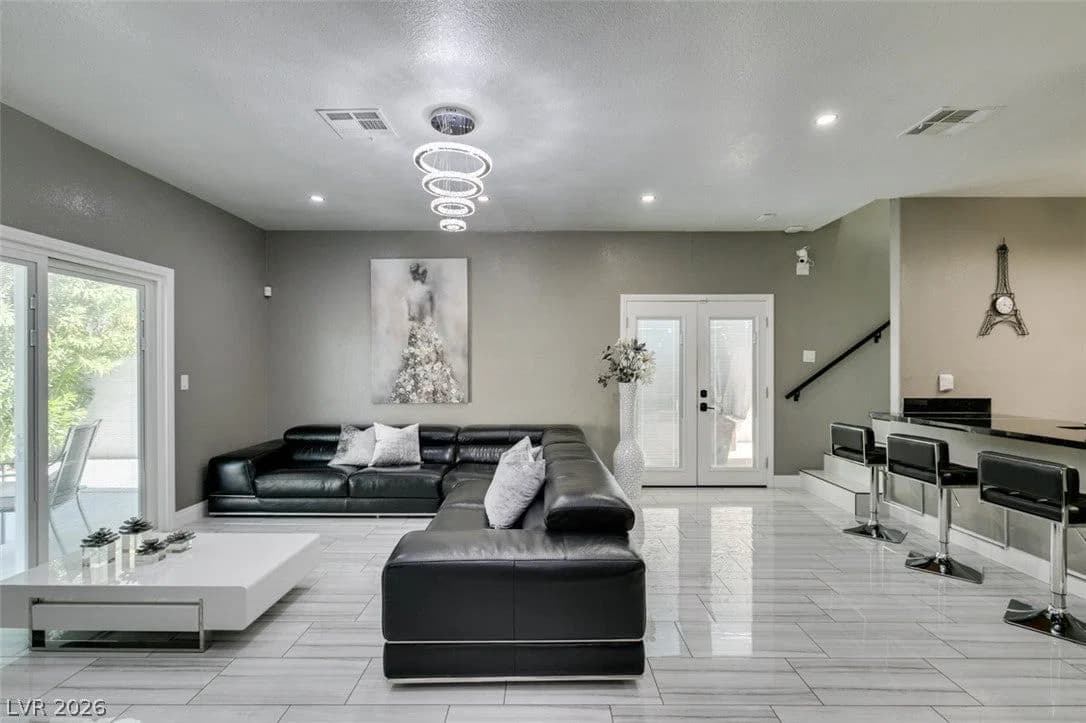1412 Bow Creek Court photo 2
