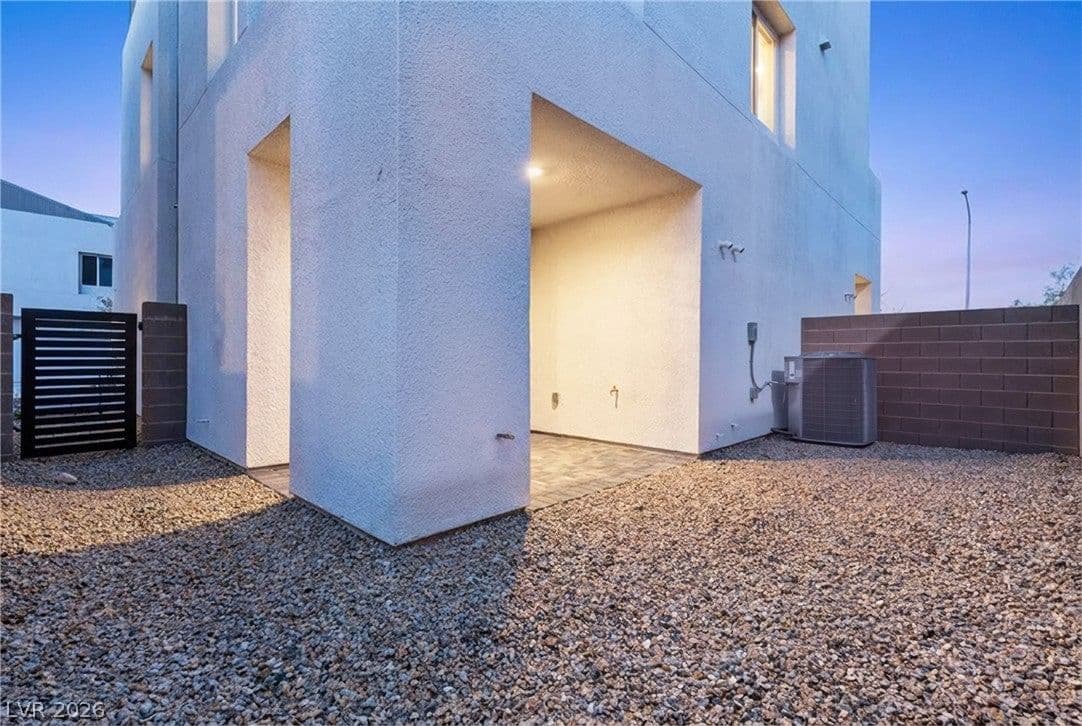 8629 Ensworth Street photo 2