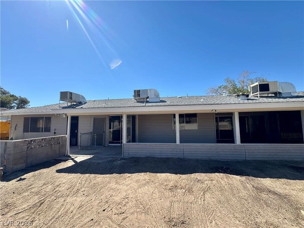 6930 Valley View Boulevard photo 3