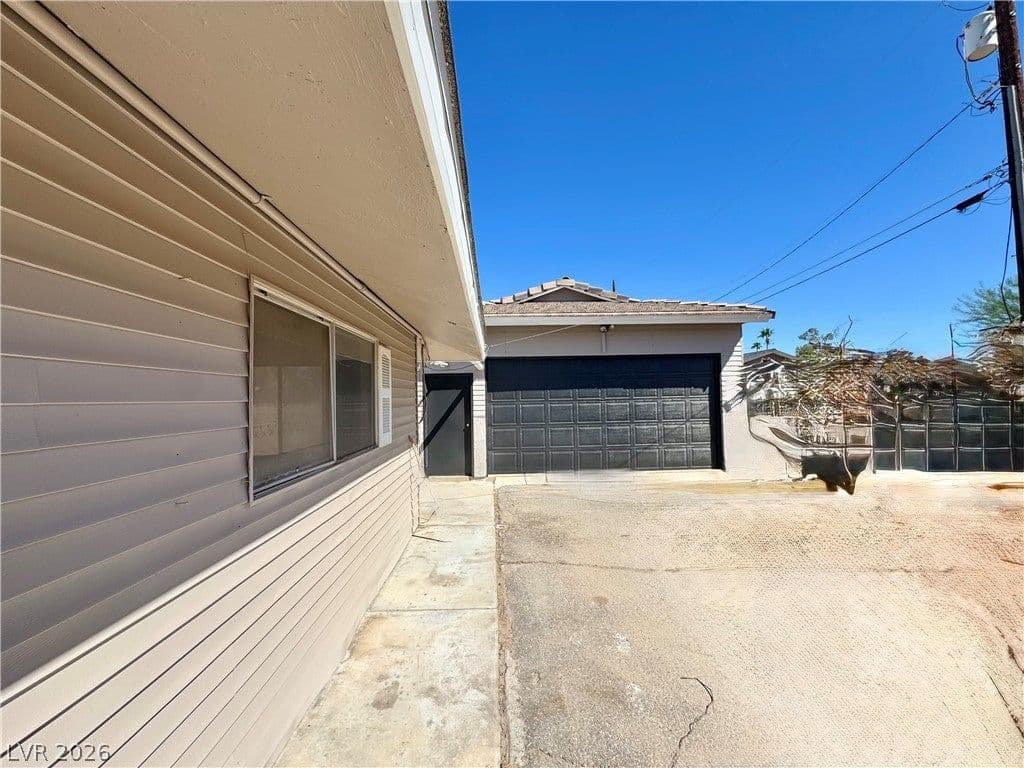 6930 Valley View Boulevard photo 5