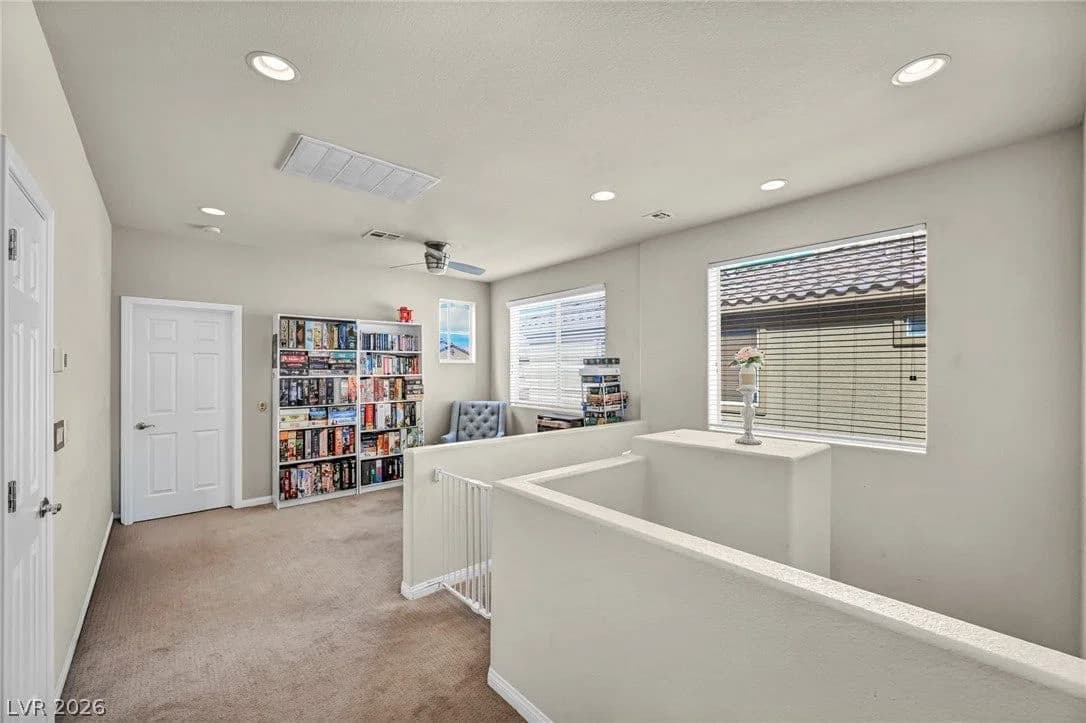 389 Fringe Ruff Drive photo 5