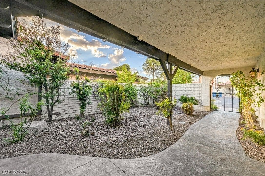 3005 Plaza De Rosa photo 5