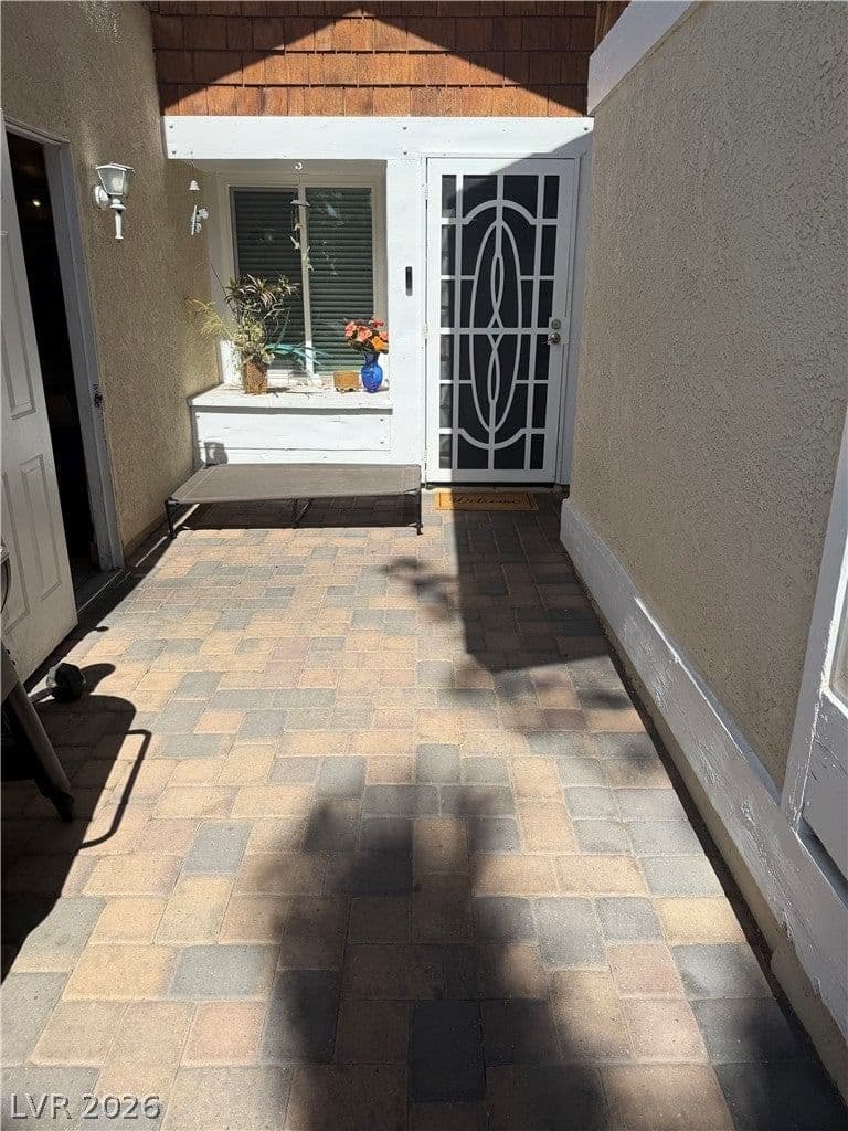 3126 Belvedere Drive photo 2