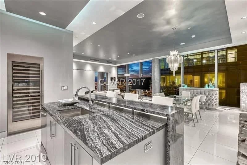 3722 Las Vegas Boulevard photo 2