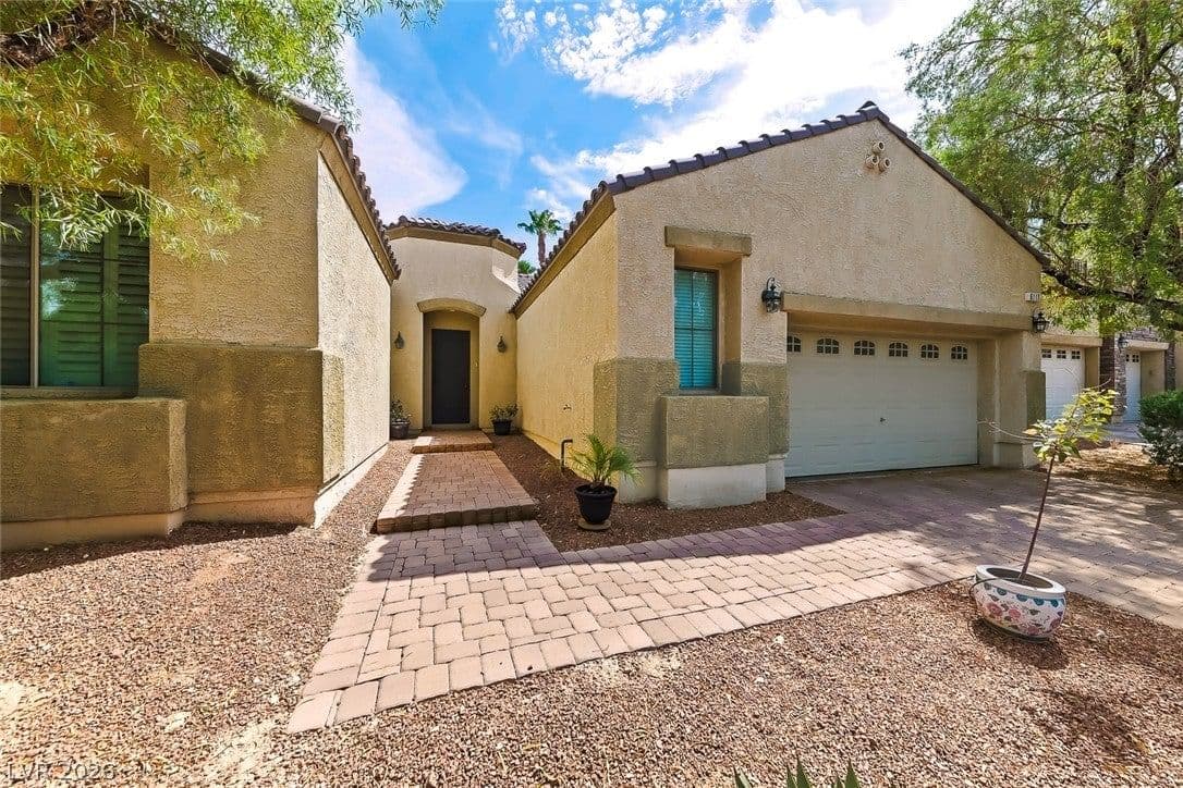 8117 Orchard Glen Avenue photo 3
