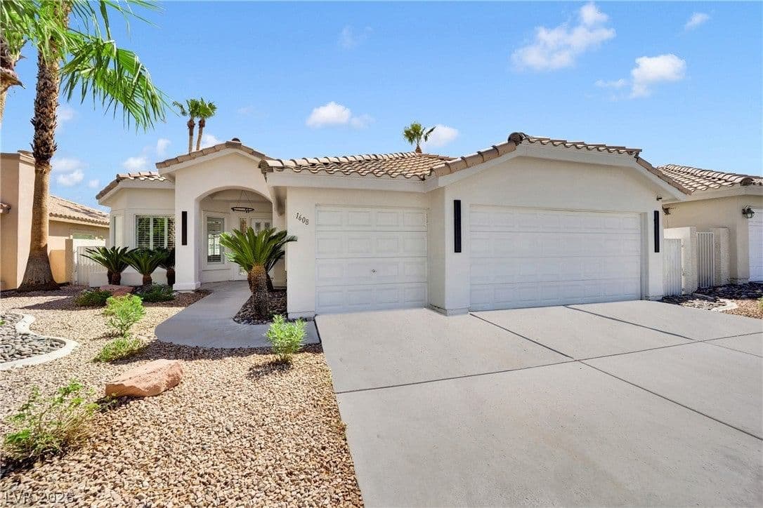 1608 Sun Ridge Drive photo 2
