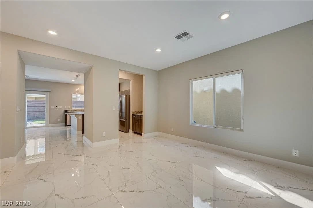 7563 Dragonfruit Avenue photo 4