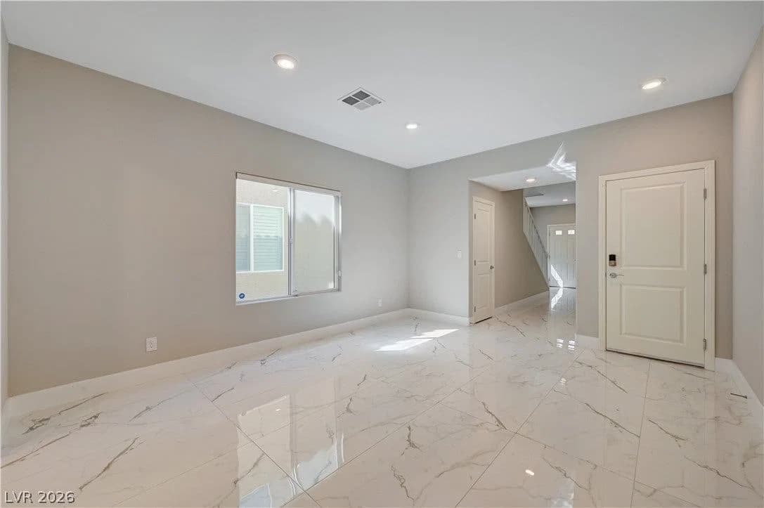 7563 Dragonfruit Avenue photo 3