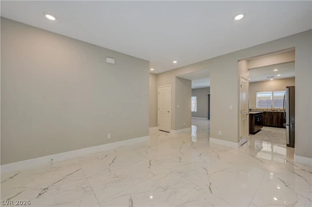 7563 Dragonfruit Avenue photo 5