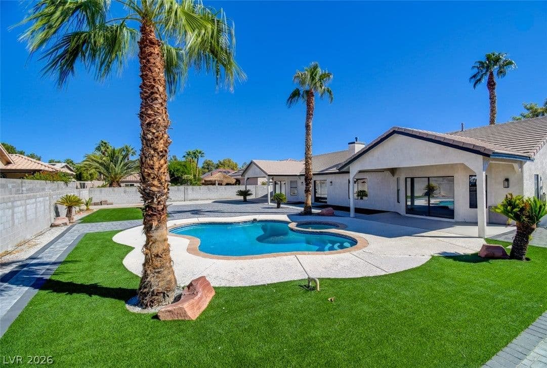 3623 Mooncrest Circle photo 2