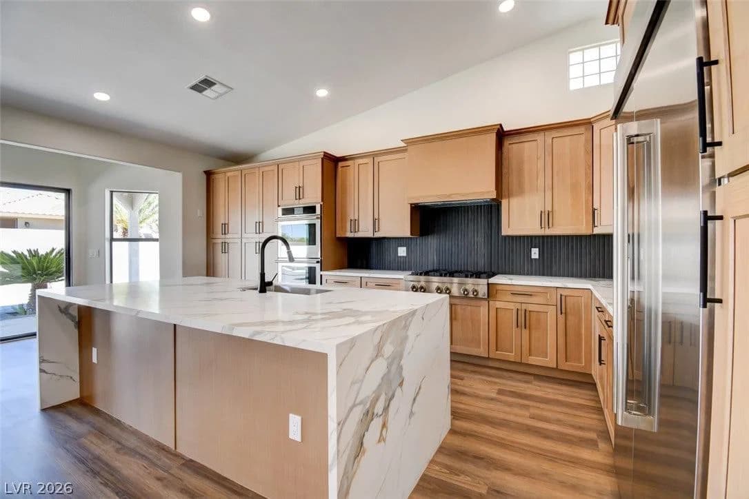 3623 Mooncrest Circle photo 4