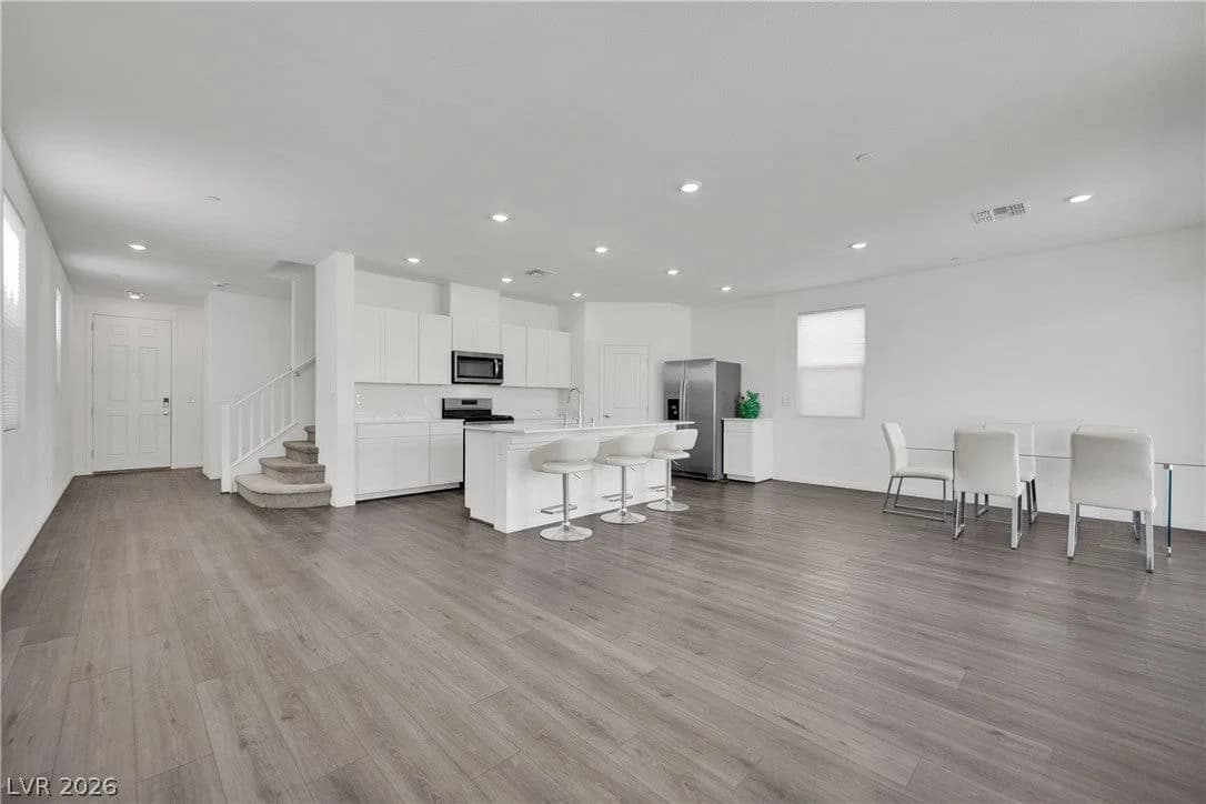 10836 Trail Mark Avenue photo 5