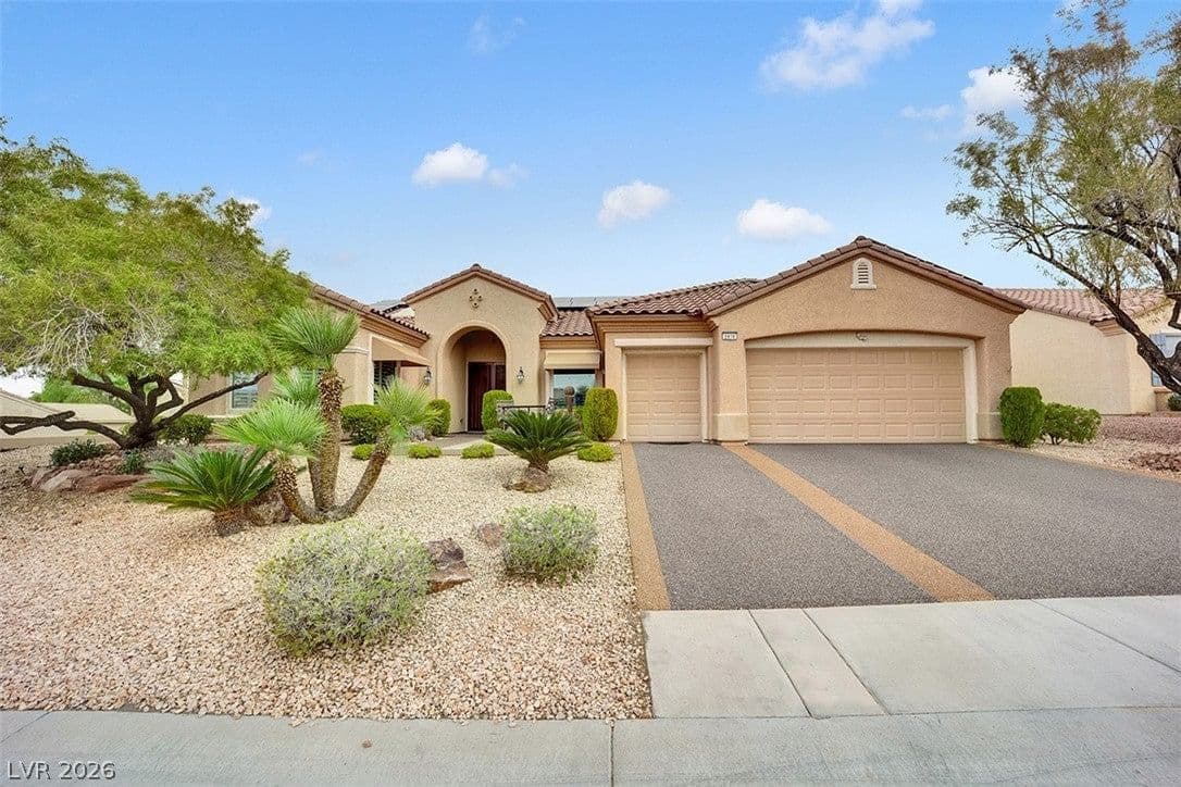 2910 Maffie Street photo 2
