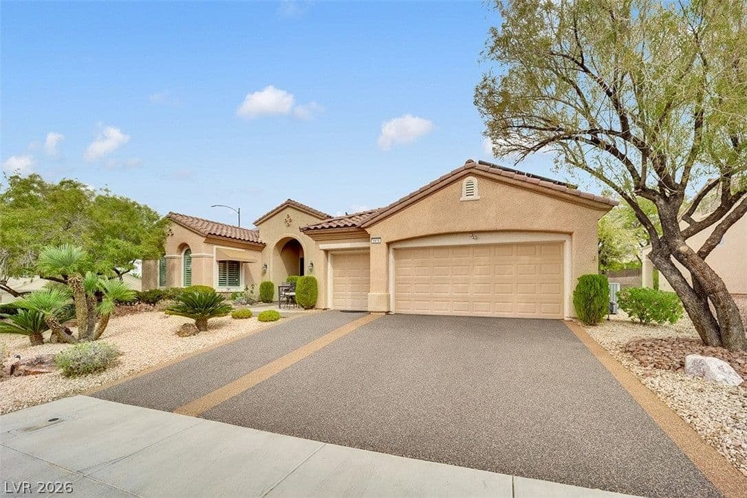 2910 Maffie Street photo 4