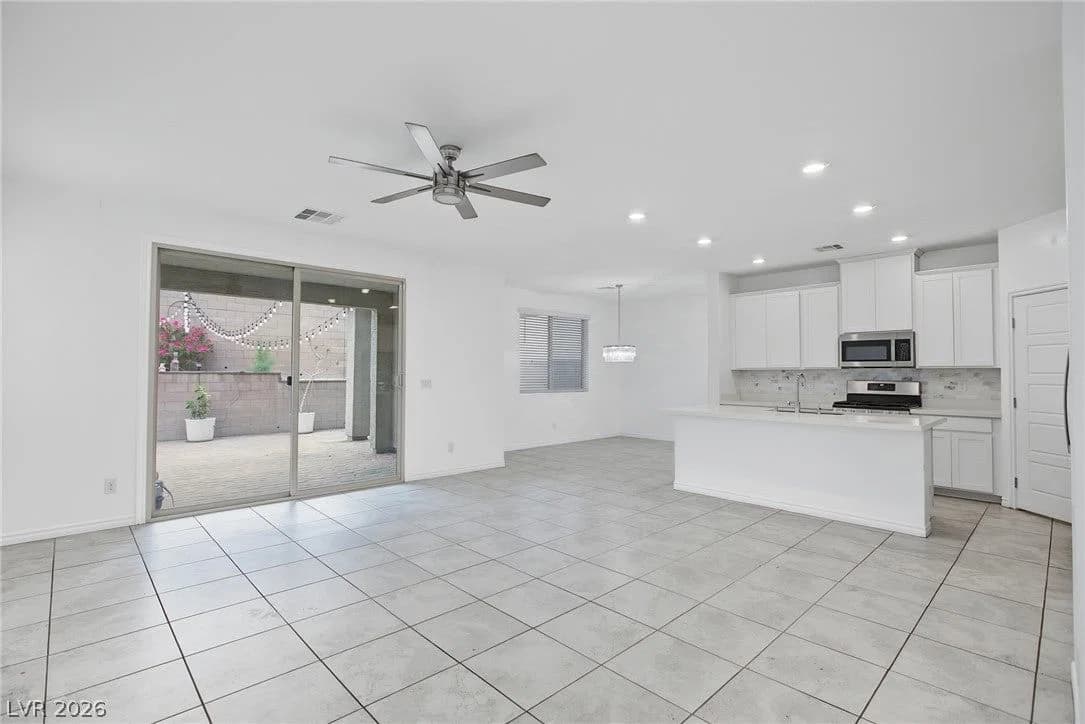2728 Lindsey Springs Street photo 4