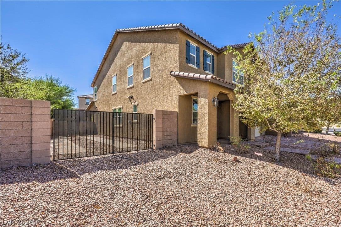 989 Soaring Moon Drive photo 4
