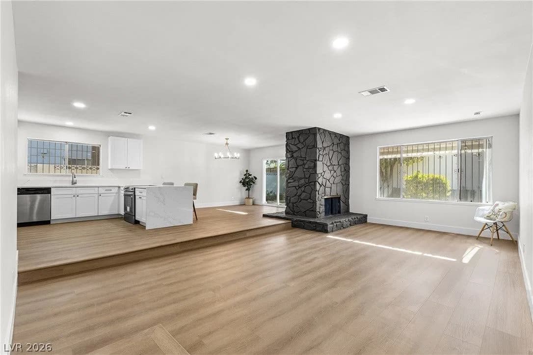 4681 Lancer Way photo 3