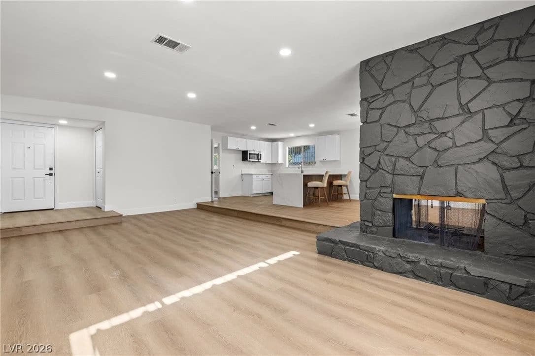 4681 Lancer Way photo 4