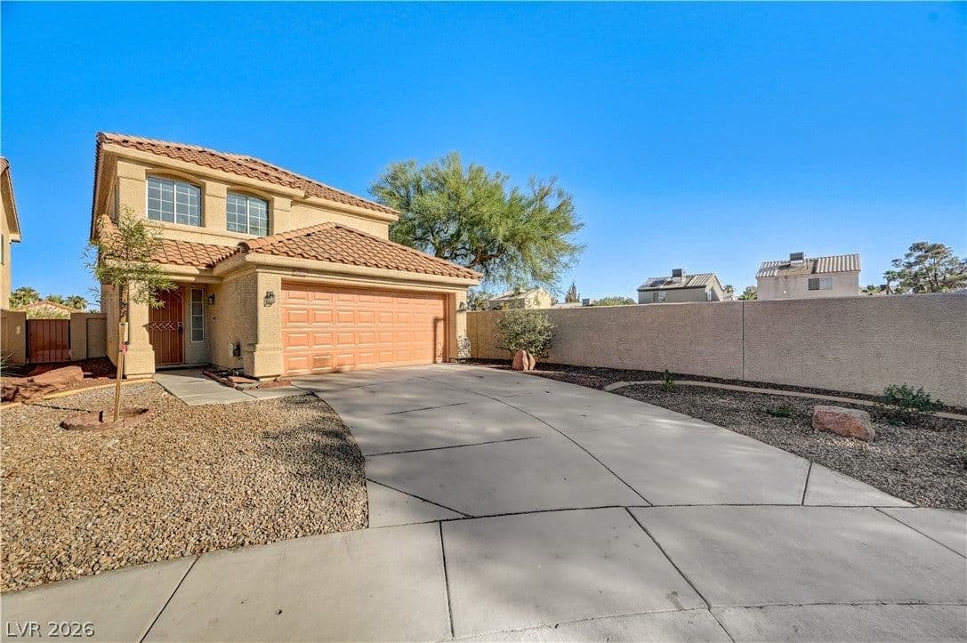 1600 Royal Canyon Drive photo 2