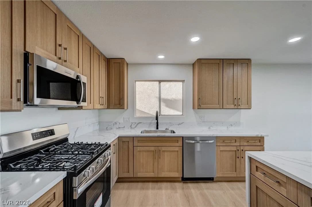 1600 Royal Canyon Drive photo 3