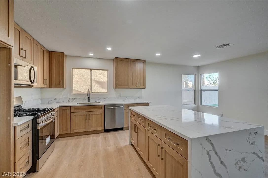 1600 Royal Canyon Drive photo 4