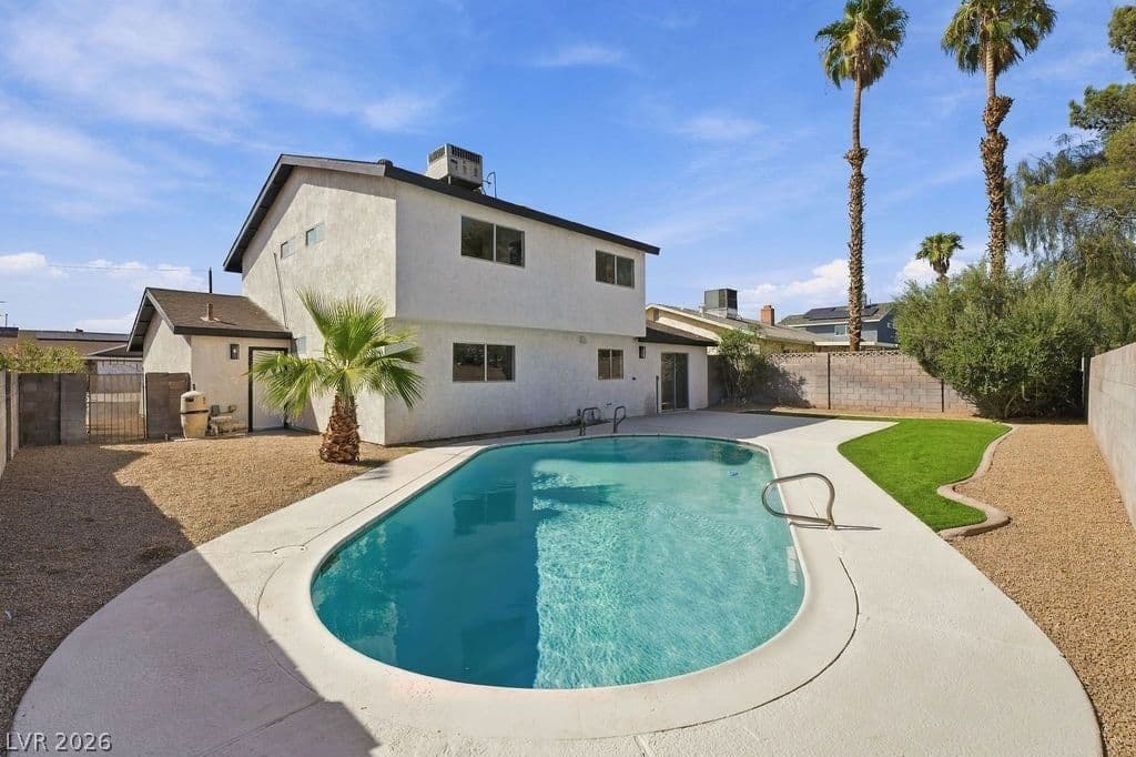3648 Margarita Way photo 4