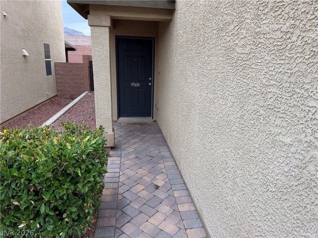 7879 Shoreline Ridge Court photo 2