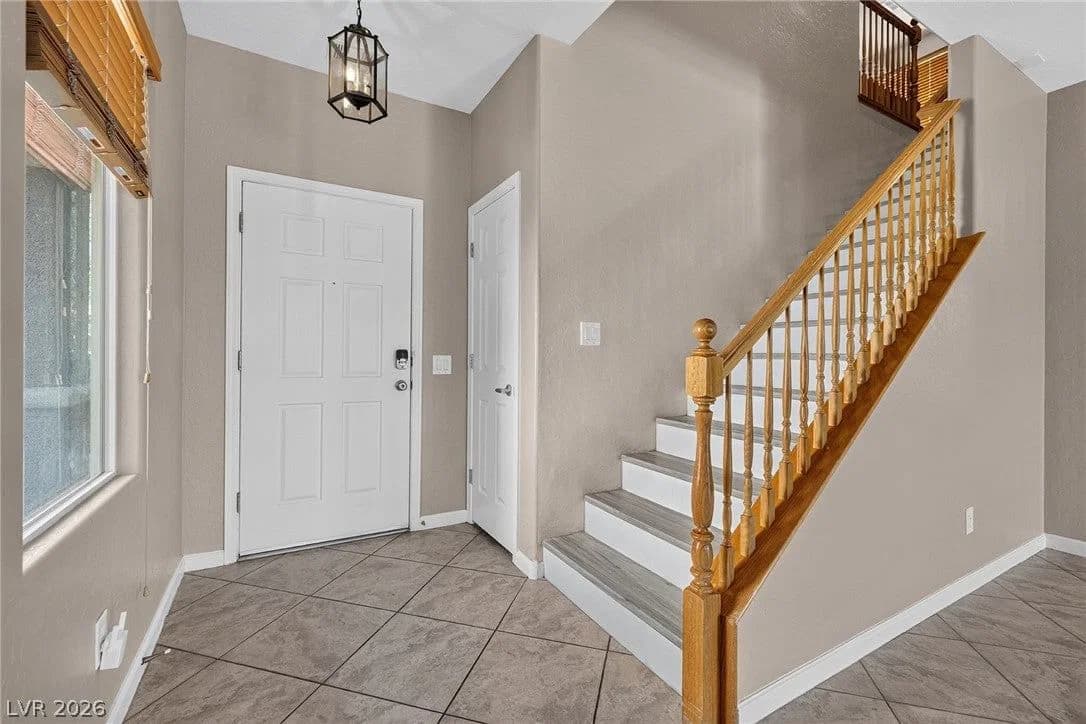 8105 Celina Hills Street photo 4