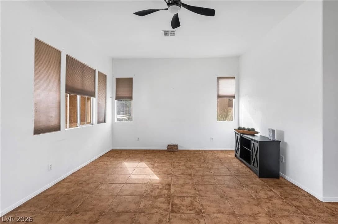 688 Canfield Point Avenue photo 4
