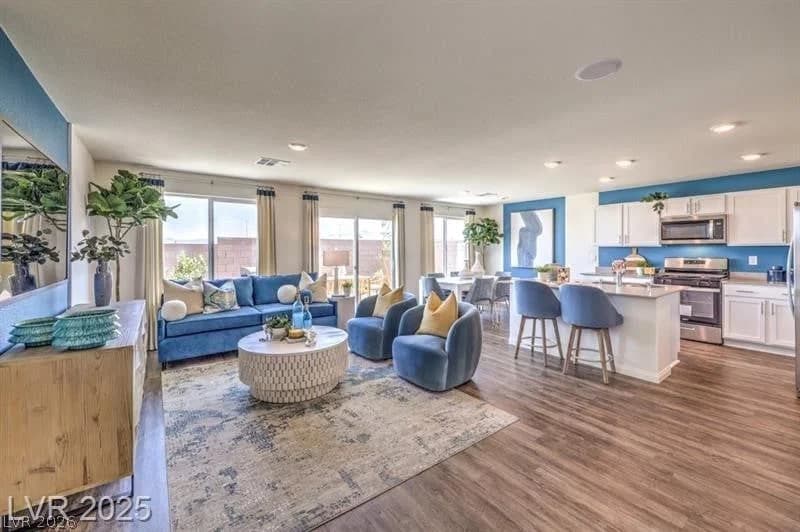 3520 Via Lucca Avenue photo 2