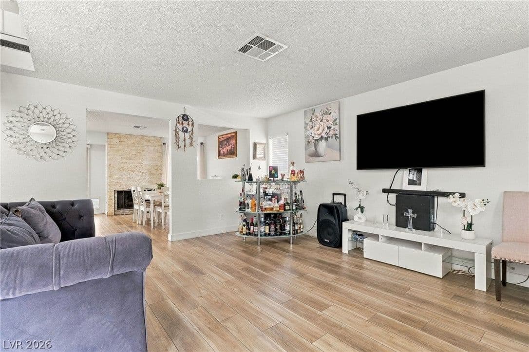 2507 Albemarle Way photo 3