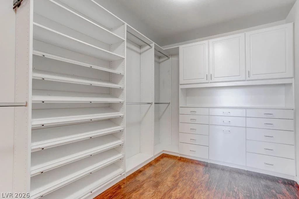 9304 Perennial Avenue photo 4