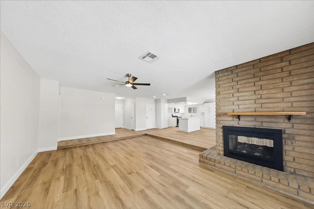627 Valley View Drive photo 4