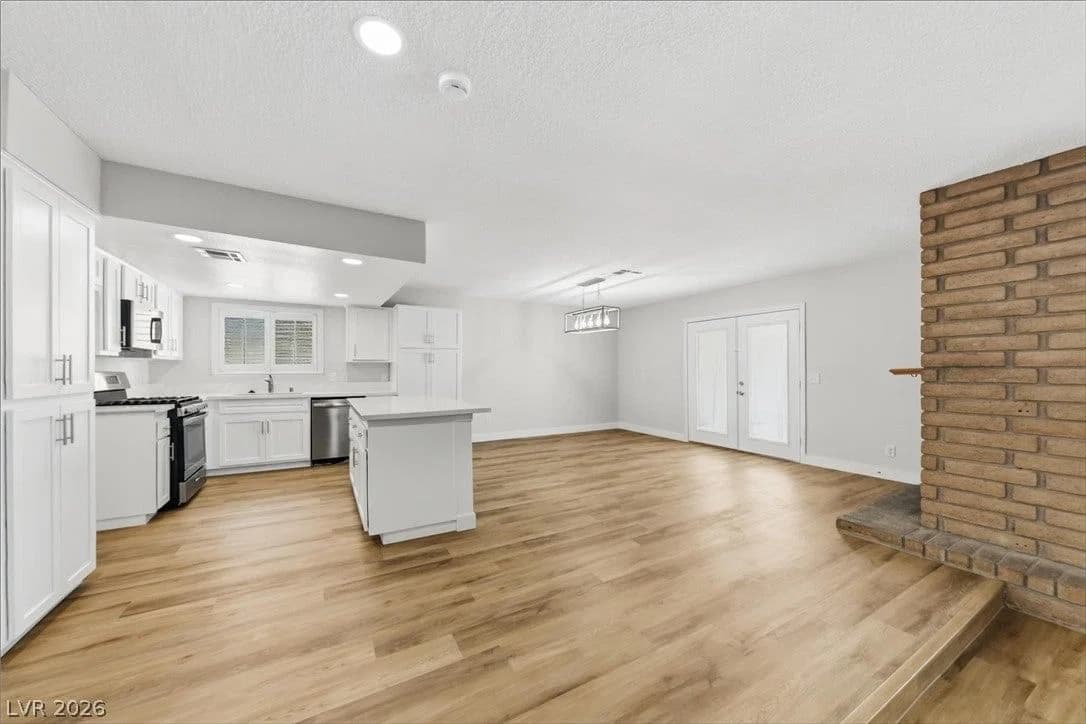 627 Valley View Drive photo 5