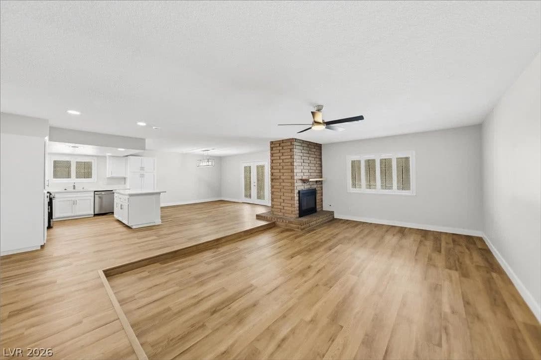 627 Valley View Drive photo 3