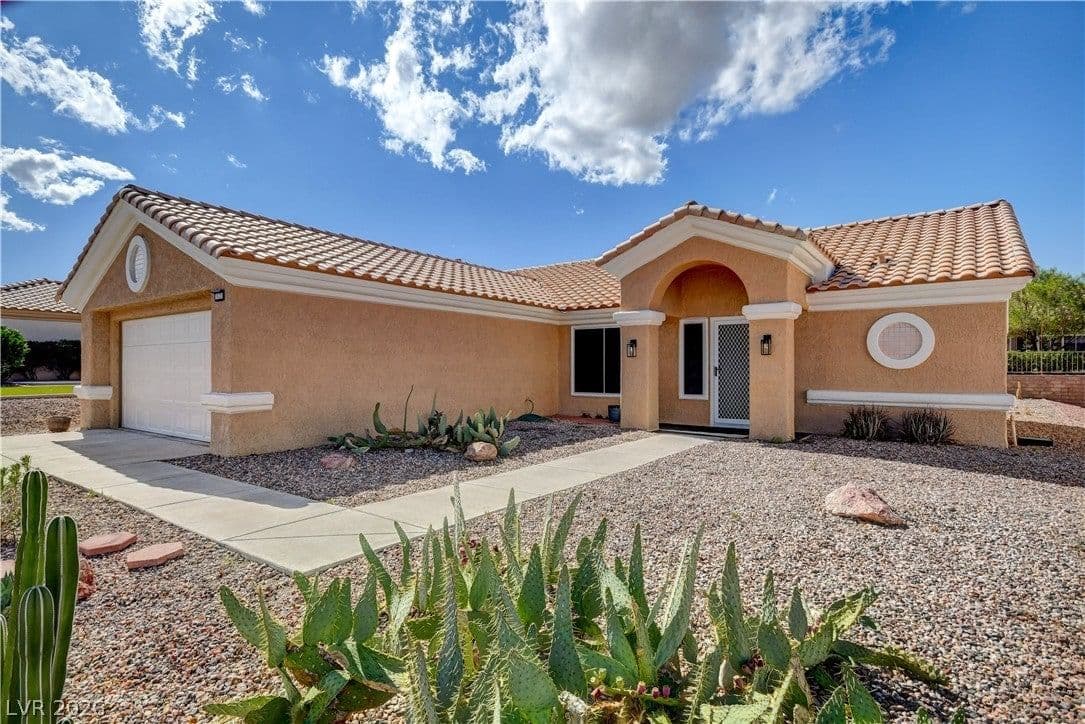 2621 Lotus Hill Drive photo 3