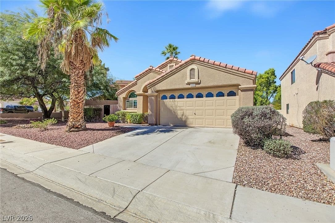 1705 Eagle Feather Street photo 4