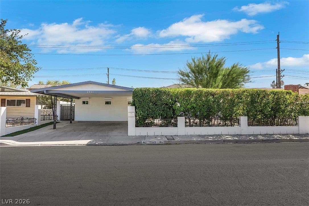 2013 Sunland Avenue