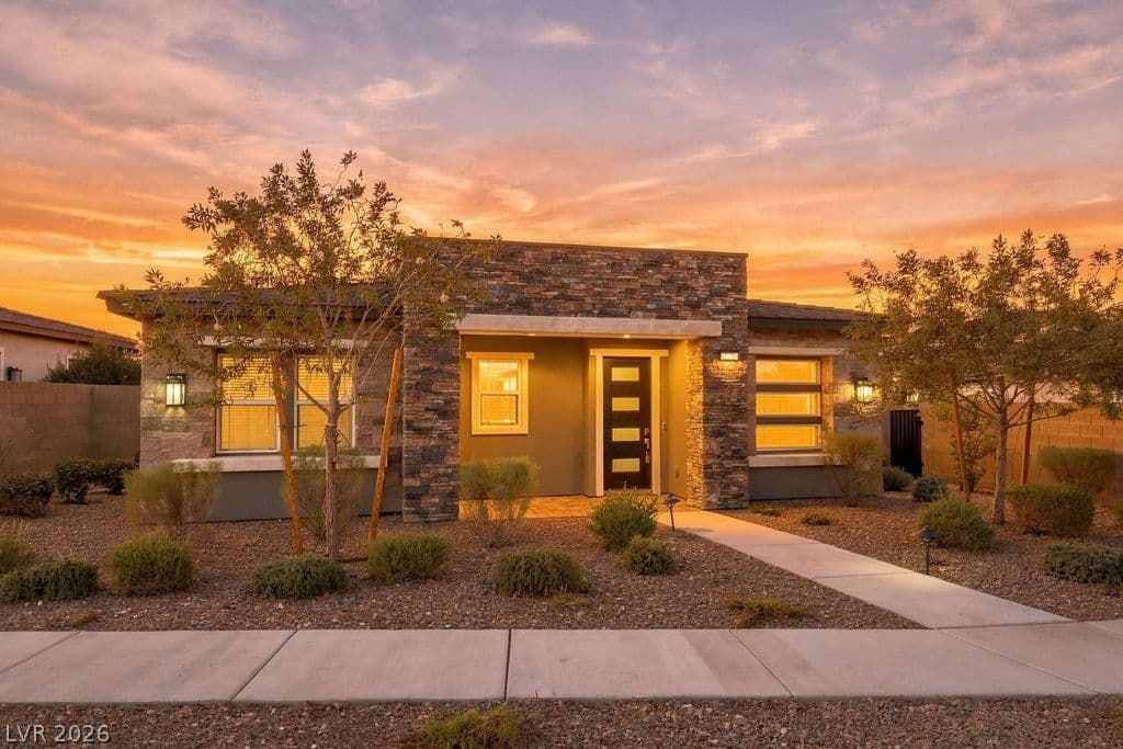 929 Silverfir Court
