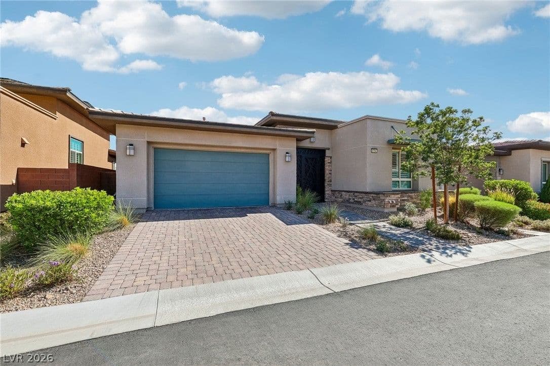 6754 Desert Crimson Street