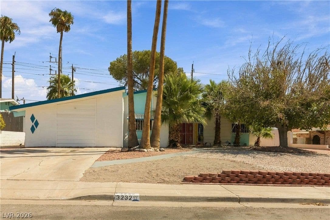 3232 Pawnee Drive