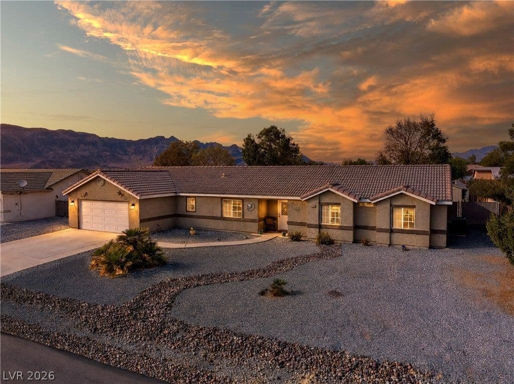 720 Indian Wells Court